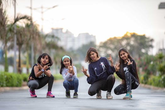 La moda de 2025 en 15 prendas y accesorios virales